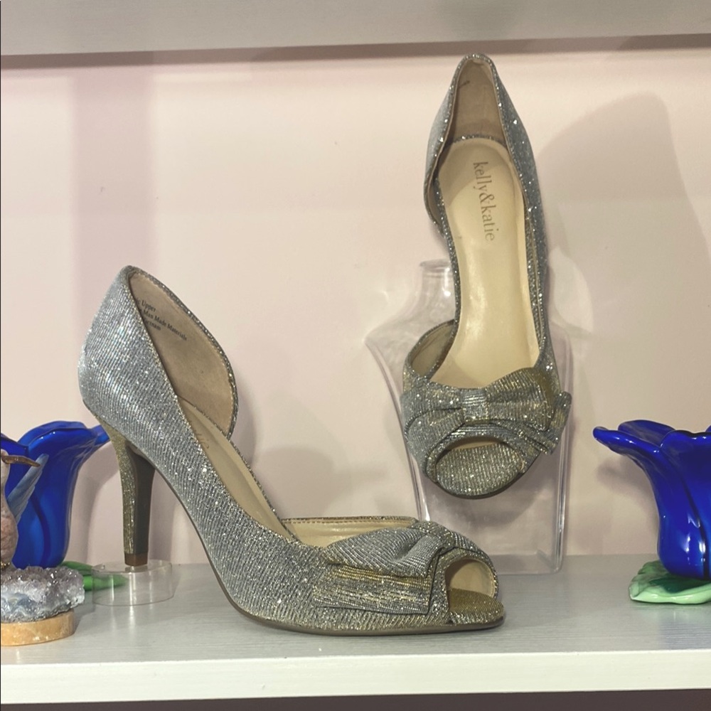 Kelly & Katie Silver Glitter Heels with Bow Size 7